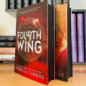 FOURTH WING Exclusive Holiday Edition +  IRON FLAME - First Edition